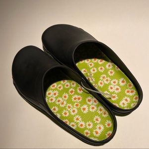 Women’s Garden Clogs